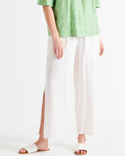 Reef pants white