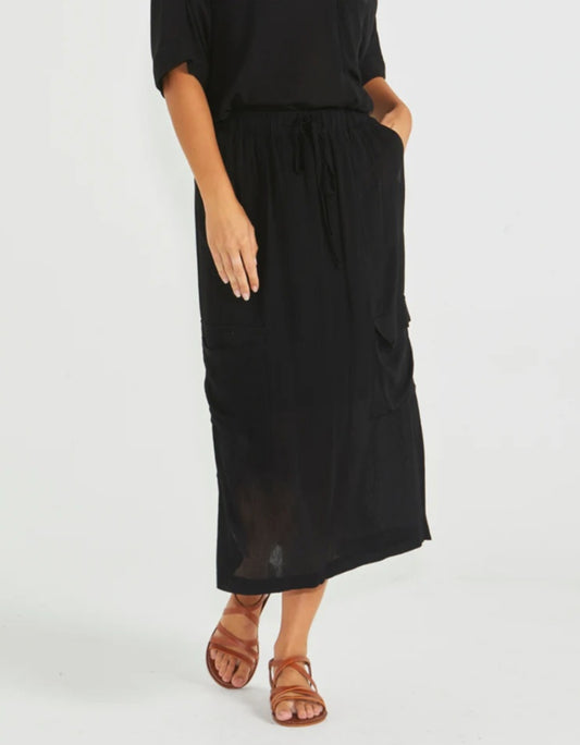 Raya cargo skirt black