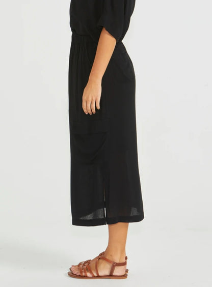 Raya cargo skirt black